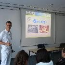 Chefarzt Dr. Matthias Thiere bei seinem Vortrag im Mutlanger Stauferklinikum